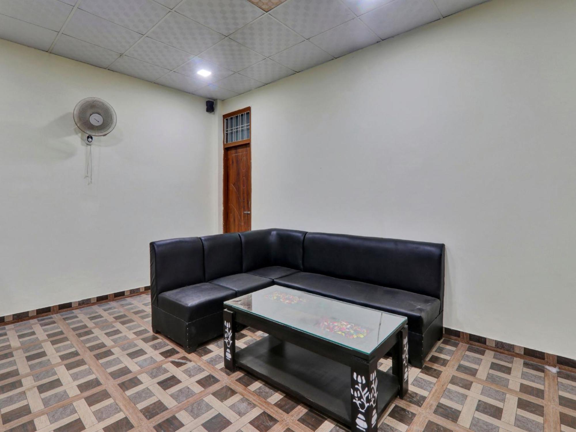 Hotel O Aradhya Galaxy Bhauli ภายนอก รูปภาพ