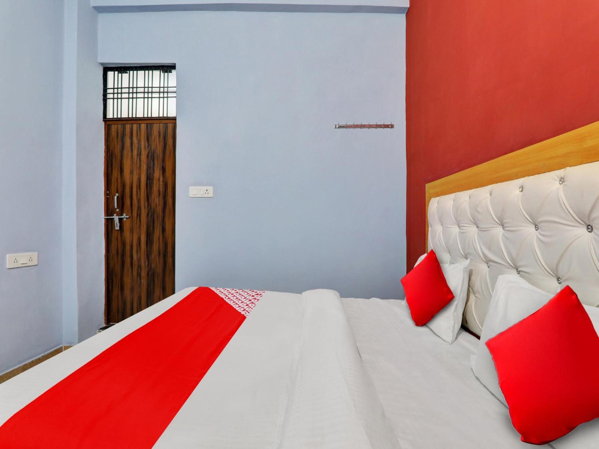 Hotel O Aradhya Galaxy Bhauli ภายนอก รูปภาพ