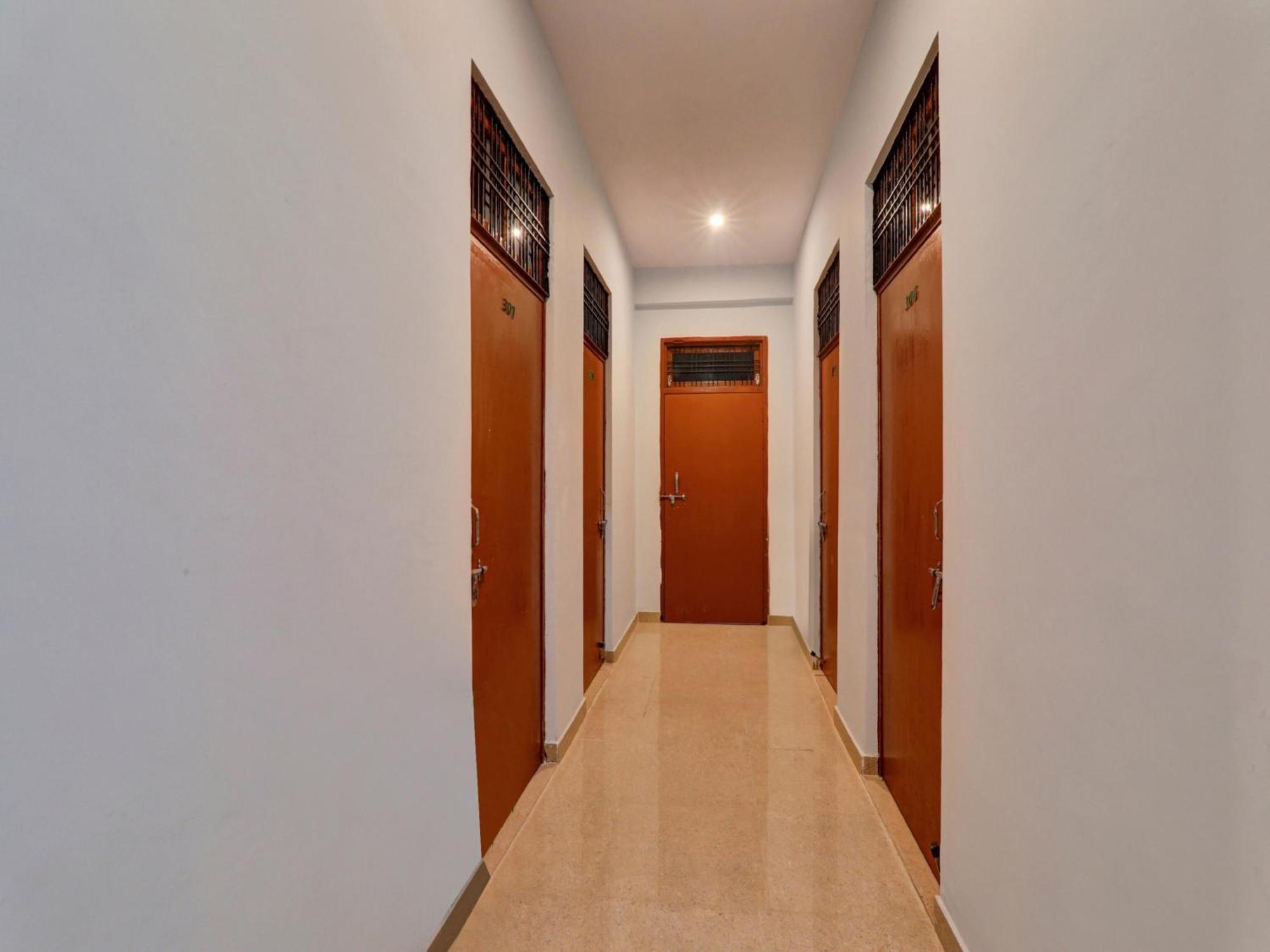 Hotel O Aradhya Galaxy Bhauli ภายนอก รูปภาพ